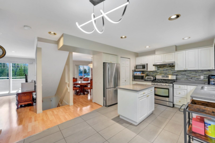 1067 Dansey Avenue, Coquitlam, BC, Coquitlam — Half Duplex for sale