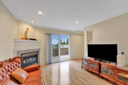 Powder Room Photo of 1067 Dansey Avenue, Coquitlam, BC