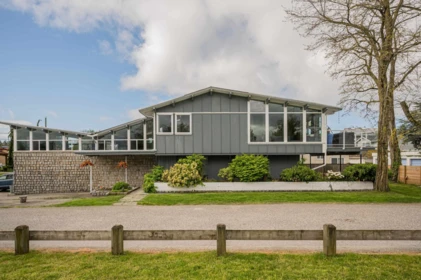 3099 Mcbride Avenue, Surrey, BC, Surrey — Single Family Residence for sale