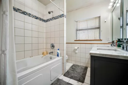 Guest Bathroom Photo of 521 Brookmere Avenue, Coquitlam, BC