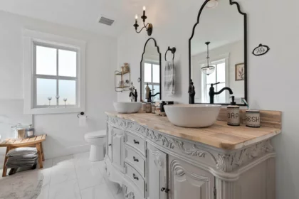 Guest Bathroom Photo of 10071 Parkwood Drive, Rosedale, BC
