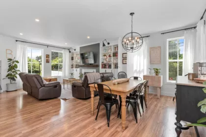 Kitchen Island Photo of 10071 Parkwood Drive, Rosedale, BC