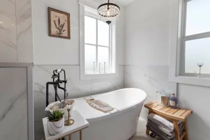 Powder Room Photo of 10071 Parkwood Drive, Rosedale, BC
