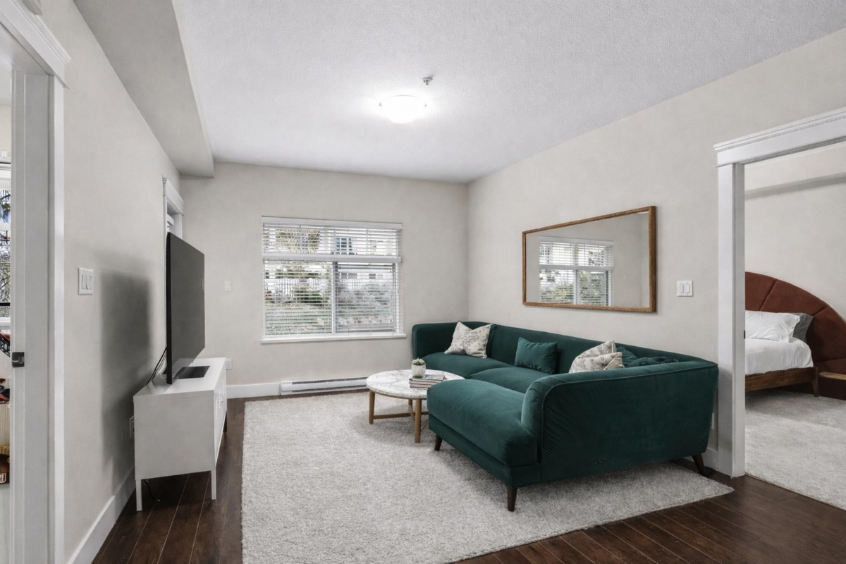 Dining Area Photo of 203 19530 65 Avenue, Surrey, BC