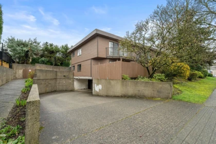 Fitness Center Photo Near 204 3136 Kingsway, Vancouver, BC