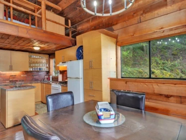 Kitchen Island Photo of BLK A DL 492 Cascade Bay, Harrison Hot Springs, BC