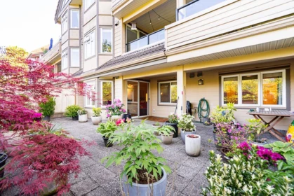 303 160 Shoreline Circle, Port Moody, BC, Port Moody — Apartment/Condo for sale