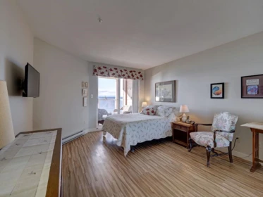 Loft / Bonus Room Photo of 205 5470 Inlet Avenue, Sechelt, BC