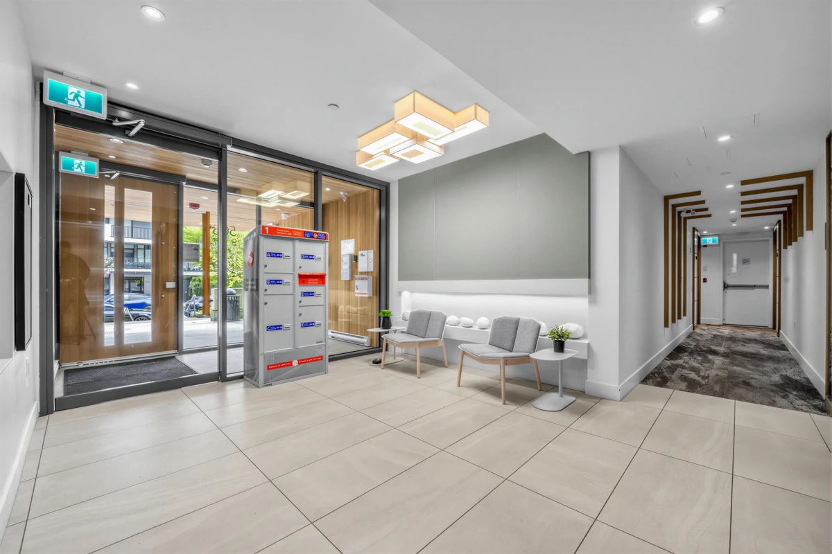 Dining Area Photo of 302 5089 Quebec Street, Vancouver, BC