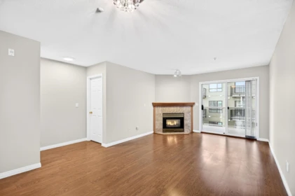 303 20240 54a Avenue, Langley, BC, Langley — Apartment/Condo for sale