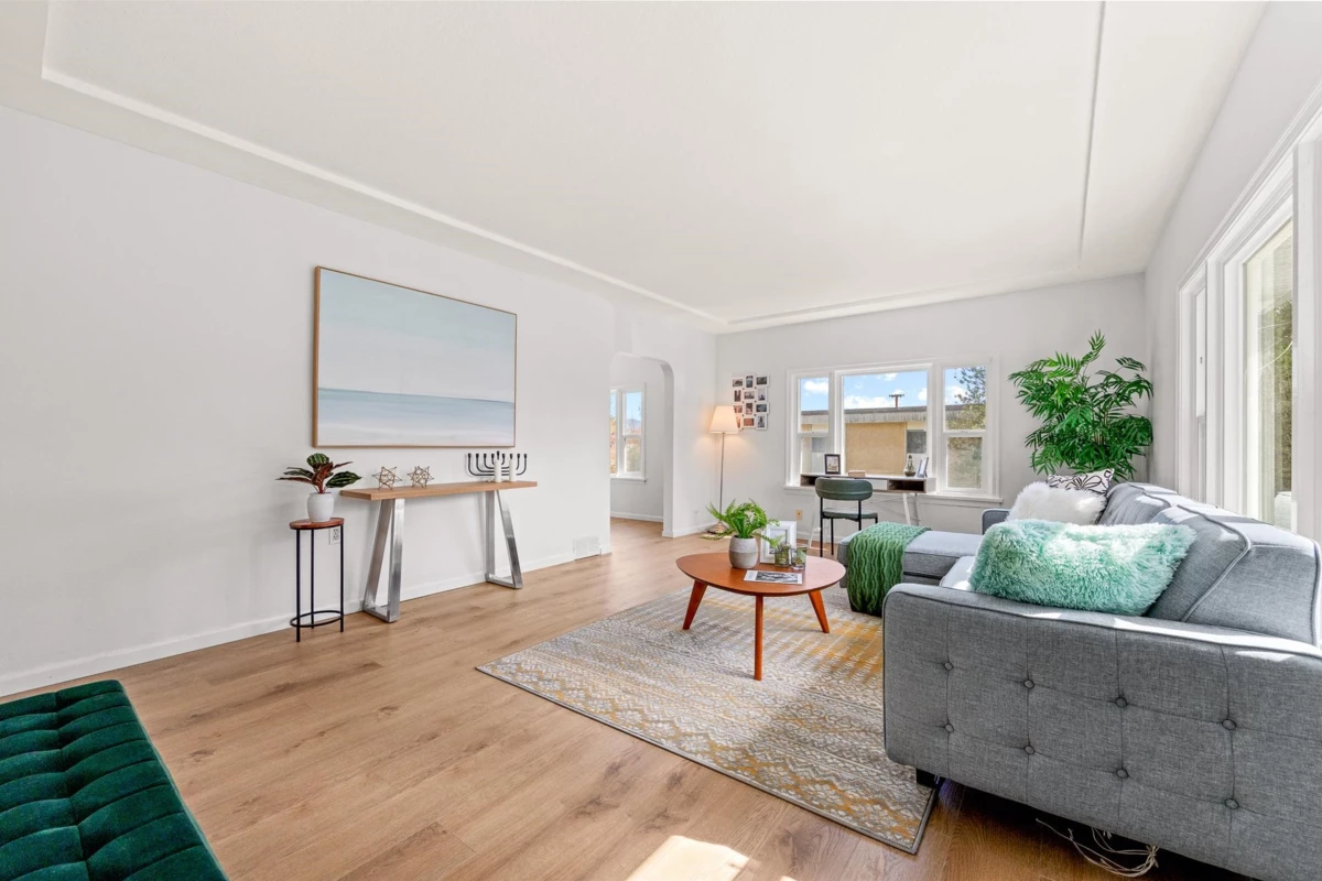 Family Room Photo of 341 Sherbrooke Street, New Westminster, BC