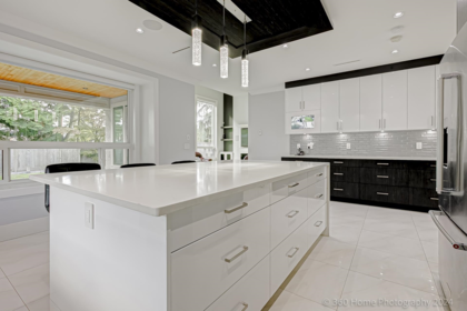 Breakfast Nook Photo of 10780 River Drive, Richmond, BC