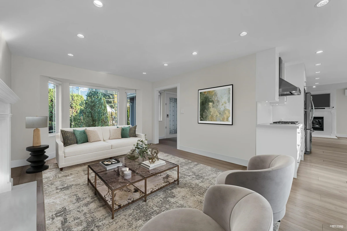 Dining Area Photo of 633 Fir Street, North Vancouver, BC