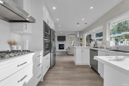 Breakfast Nook Photo of 633 Fir Street, North Vancouver, BC