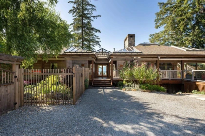 1675 Whitesails Drive, Bowen Island, BC, Bowen Island — Single Family Residence for sale