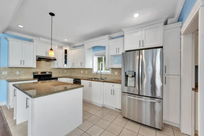 Kitchen Island Photo of 7071 195a Street, Surrey, BC