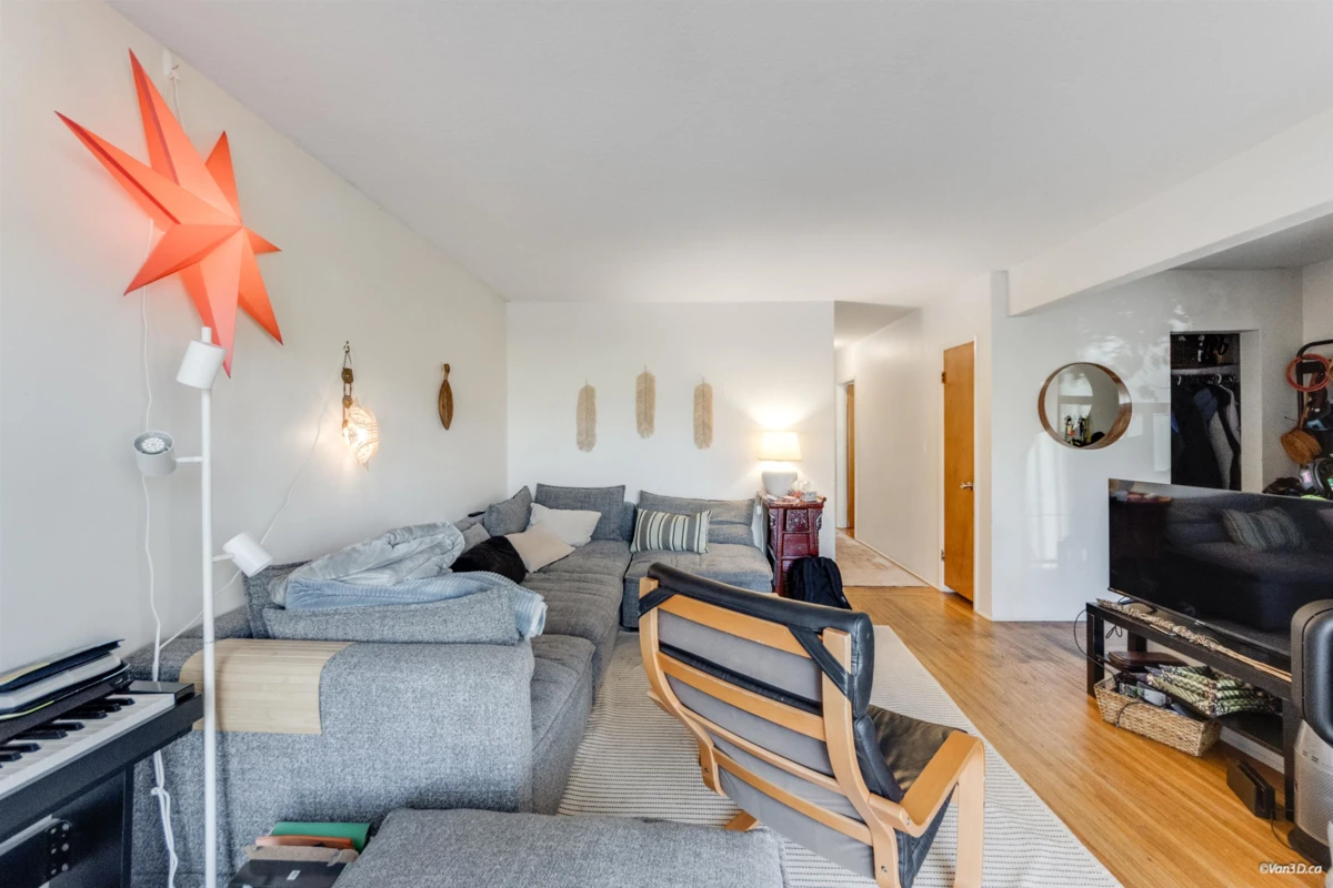 Living Room Photo of 764 E Georgia Street, Vancouver, BC