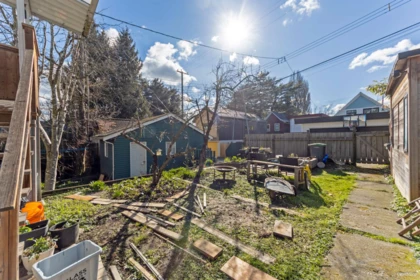 Backyard Photo of 764 E Georgia Street, Vancouver, BC