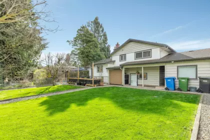 Hot Tub / Spa Photo of 33715 Mayfair Avenue, Abbotsford, BC