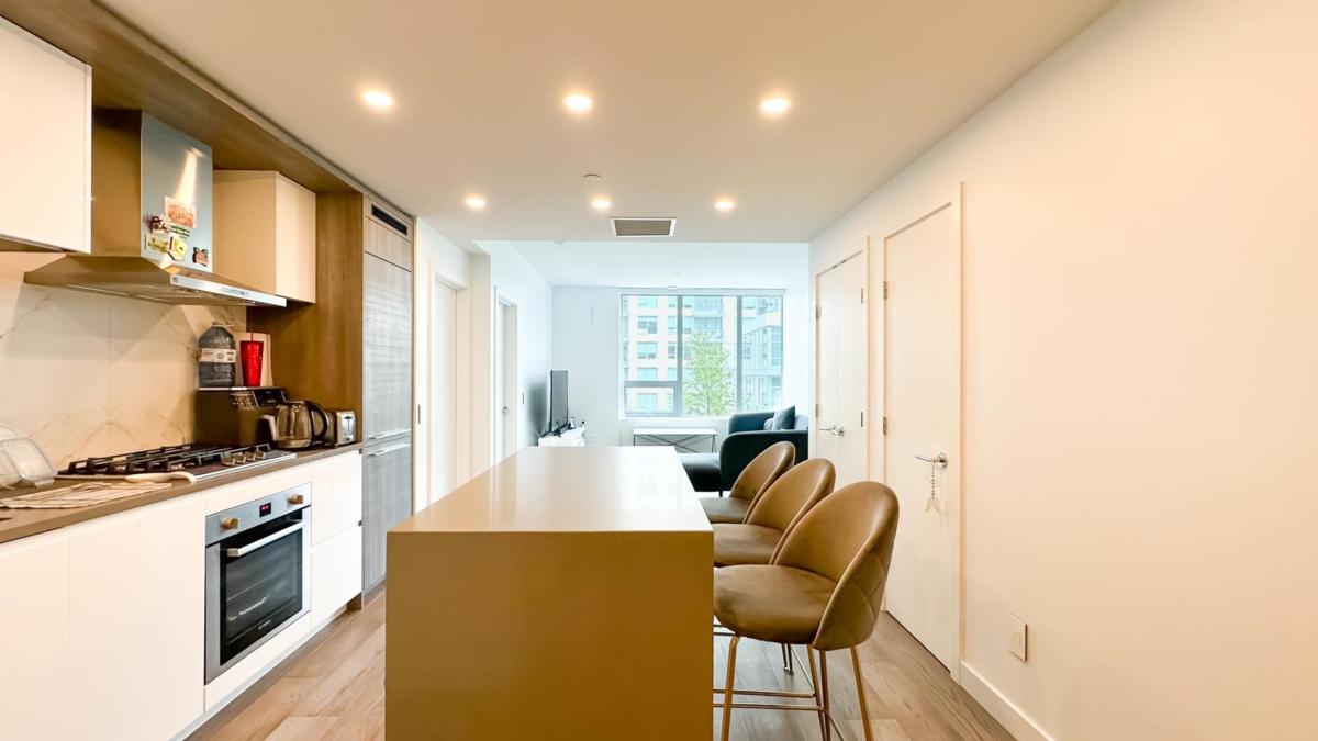 Family Room Photo of 405 15165 Thrift Avenue, Surrey, BC