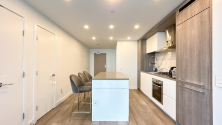 Kitchen Island Photo of 405 15165 Thrift Avenue, Surrey, BC