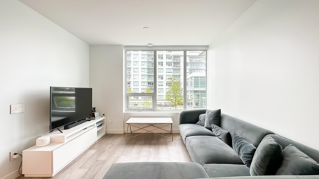 Pantry Photo of 405 15165 Thrift Avenue, Surrey, BC
