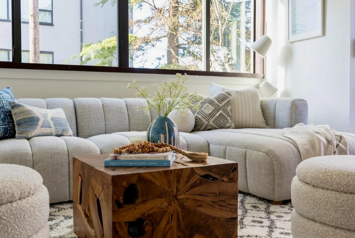 Living Room Photo of 503 1740 Comox Street, Vancouver, BC