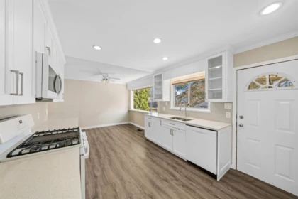 Hallway Photo of 3356 Liverpool Street, Port Coquitlam, BC