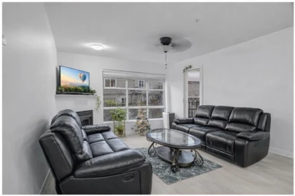 Kitchen Photo of 301 12083 92a Avenue, Surrey, BC