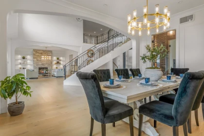 Breakfast Nook Photo of 16927 40 Avenue, Surrey, BC