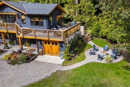 Garden / Landscaping Photo of 5522 Wakefield Road, Sechelt, BC