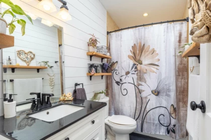 Primary Bedroom Photo of 5522 Wakefield Road, Sechelt, BC
