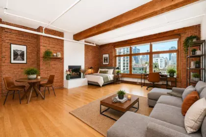 Breakfast Nook Photo of 703 518 Beatty Street, Vancouver, BC
