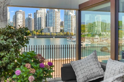 Breakfast Nook Photo of 1130 Ironwork Passage, Vancouver, BC