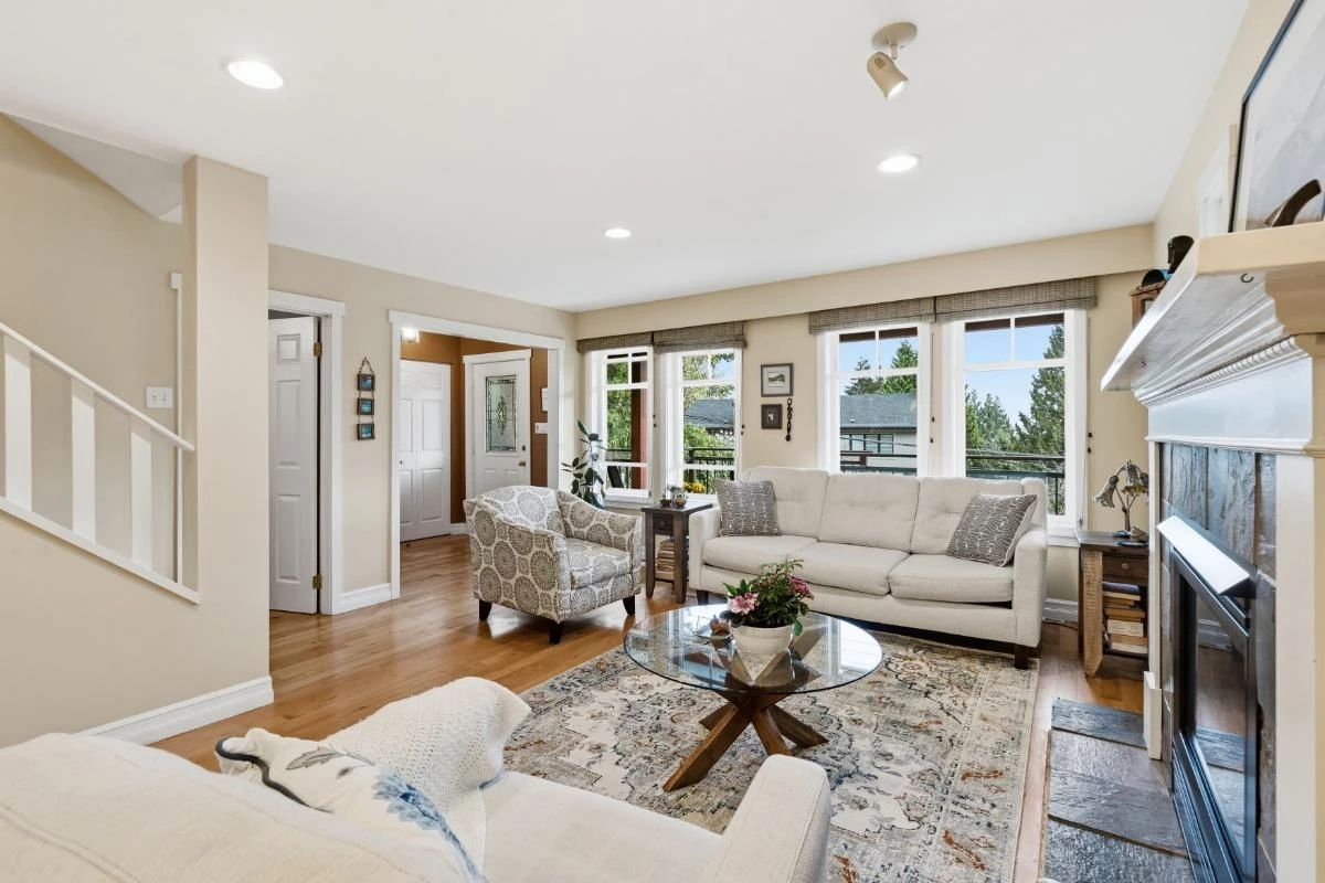 Family Room Photo of 272 E Osborne Road, North Vancouver, BC