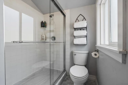 Mudroom Photo of 272 E Osborne Road, North Vancouver, BC