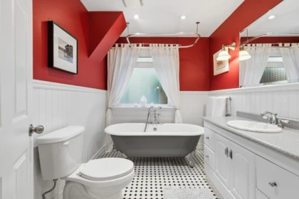 Primary Bedroom Photo of 272 E Osborne Road, North Vancouver, BC