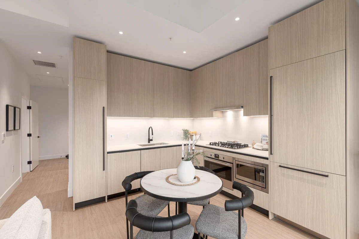 Dining Area Photo of 601 2235 E Broadway, Vancouver, BC
