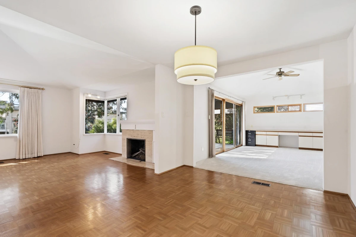 Family Room Photo of 2493 Haywood Avenue, West Vancouver, BC