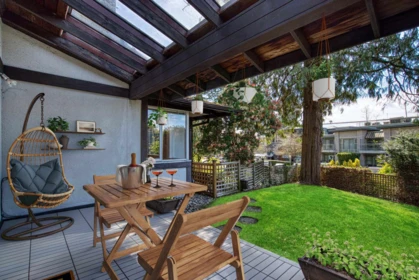 Front Yard Photo of 2493 Haywood Avenue, West Vancouver, BC