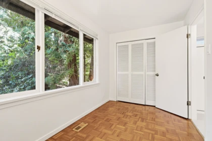 Mudroom Photo of 2493 Haywood Avenue, West Vancouver, BC