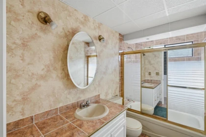 Laundry Room Photo of 8841 Delmonte Crescent, Delta, BC