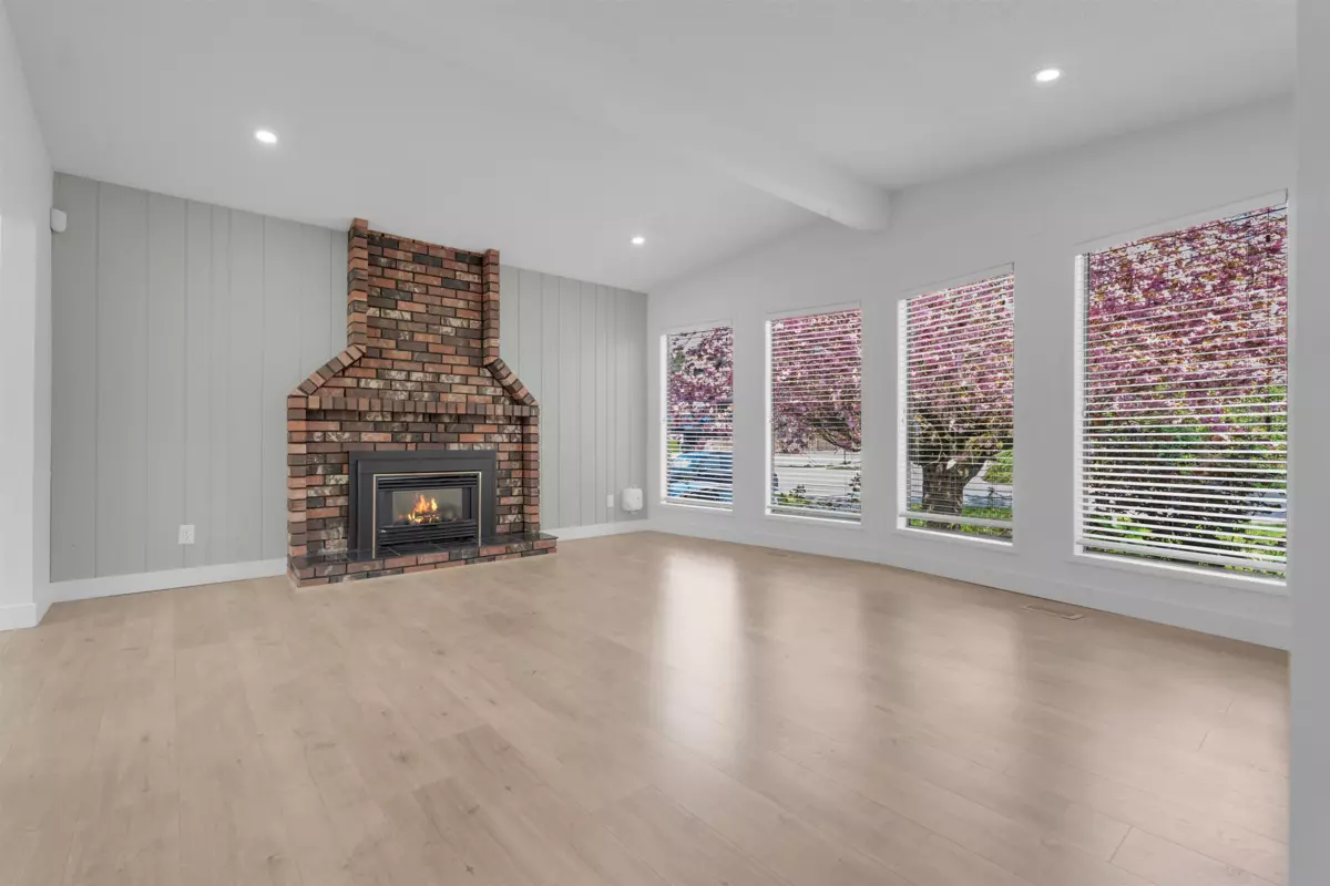 Family Room Photo of 2803 Babich Street, Abbotsford, BC