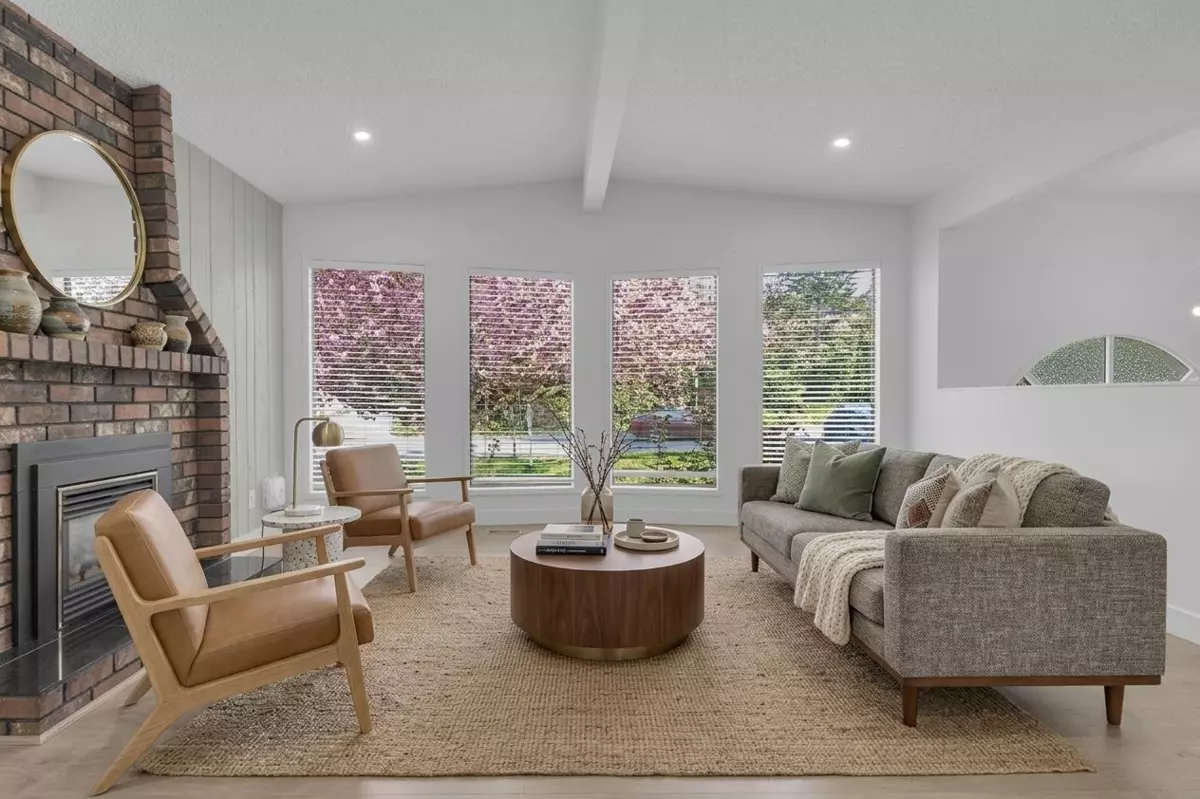 Living Room Photo of 2803 Babich Street, Abbotsford, BC