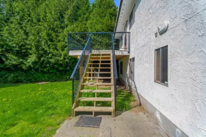 Garden / Landscaping Photo of 2803 Babich Street, Abbotsford, BC