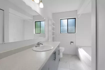 Primary Bathroom Photo of 2803 Babich Street, Abbotsford, BC