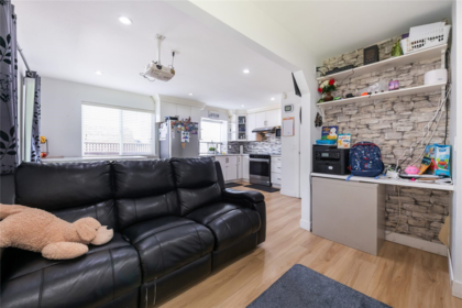 Walk-In Closet Photo of 16954 60 Avenue, Surrey, BC