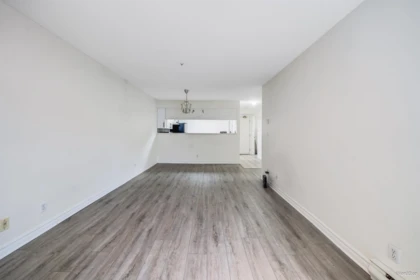 C302 9848 Whalley Boulevard, Surrey, BC, Surrey — Apartment/Condo for sale