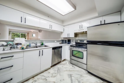 Kitchen Photo of C302 9848 Whalley Boulevard, Surrey, BC