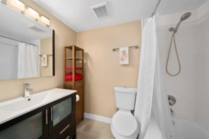 Mudroom Photo of 903 31 Elliot Street, New Westminster, BC